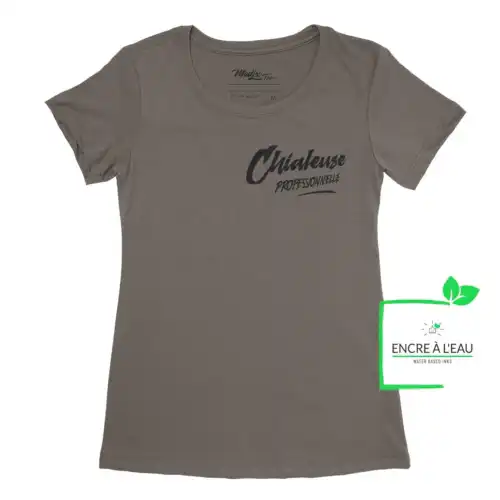 Chialeuse professionnelle, Drôle de tshirt pour femme, Québec impression noir avec encre à eau – Image 5