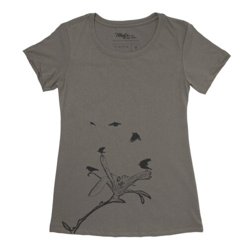 Corbeau et magnolia t-shirt pour femme, encre à base eau imprimé au Québec 6