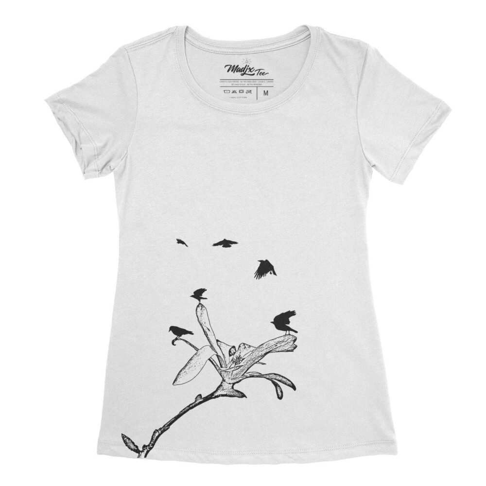 Corbeau et magnolia t-shirt pour femme, encre à base eau imprimé au Québec 4