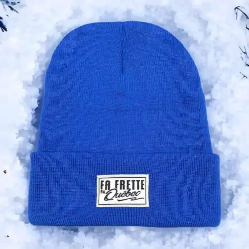 Tuque Fa frette au Québec woven label